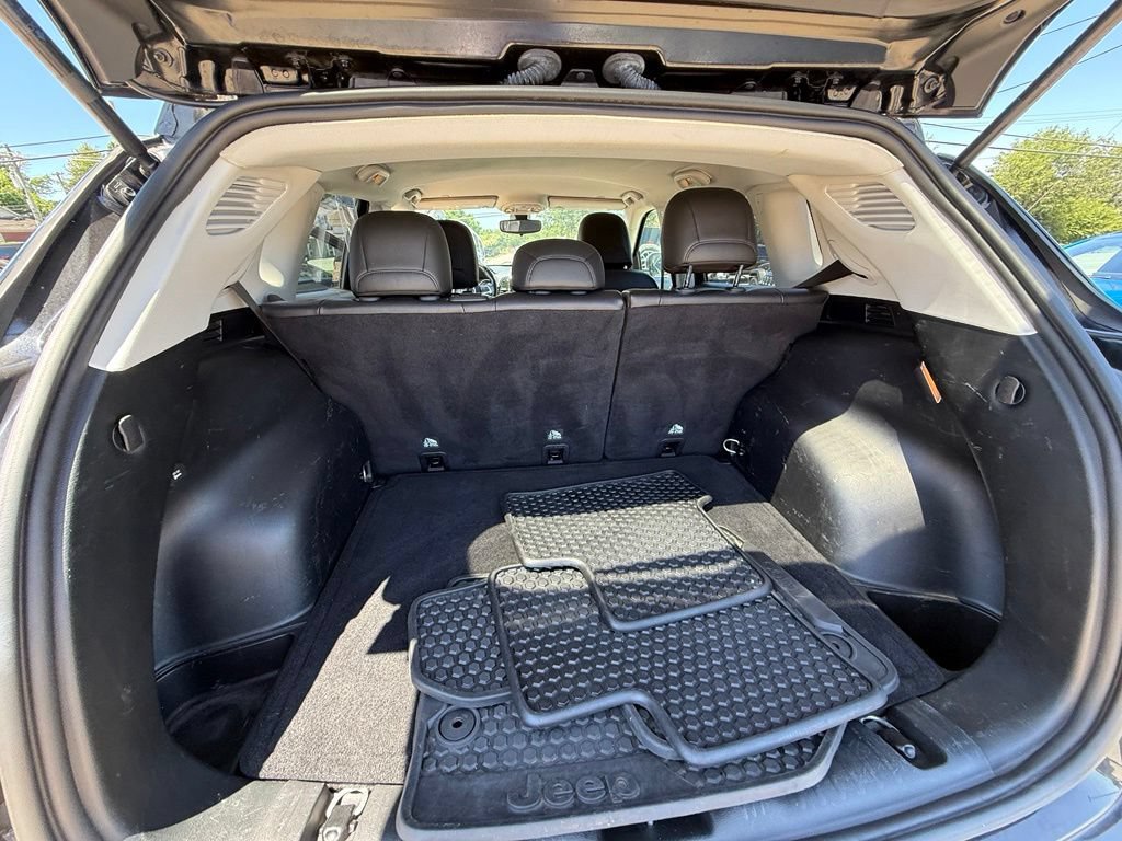 Used 2019 Jeep Compass Latitude AWD/4WD image 26