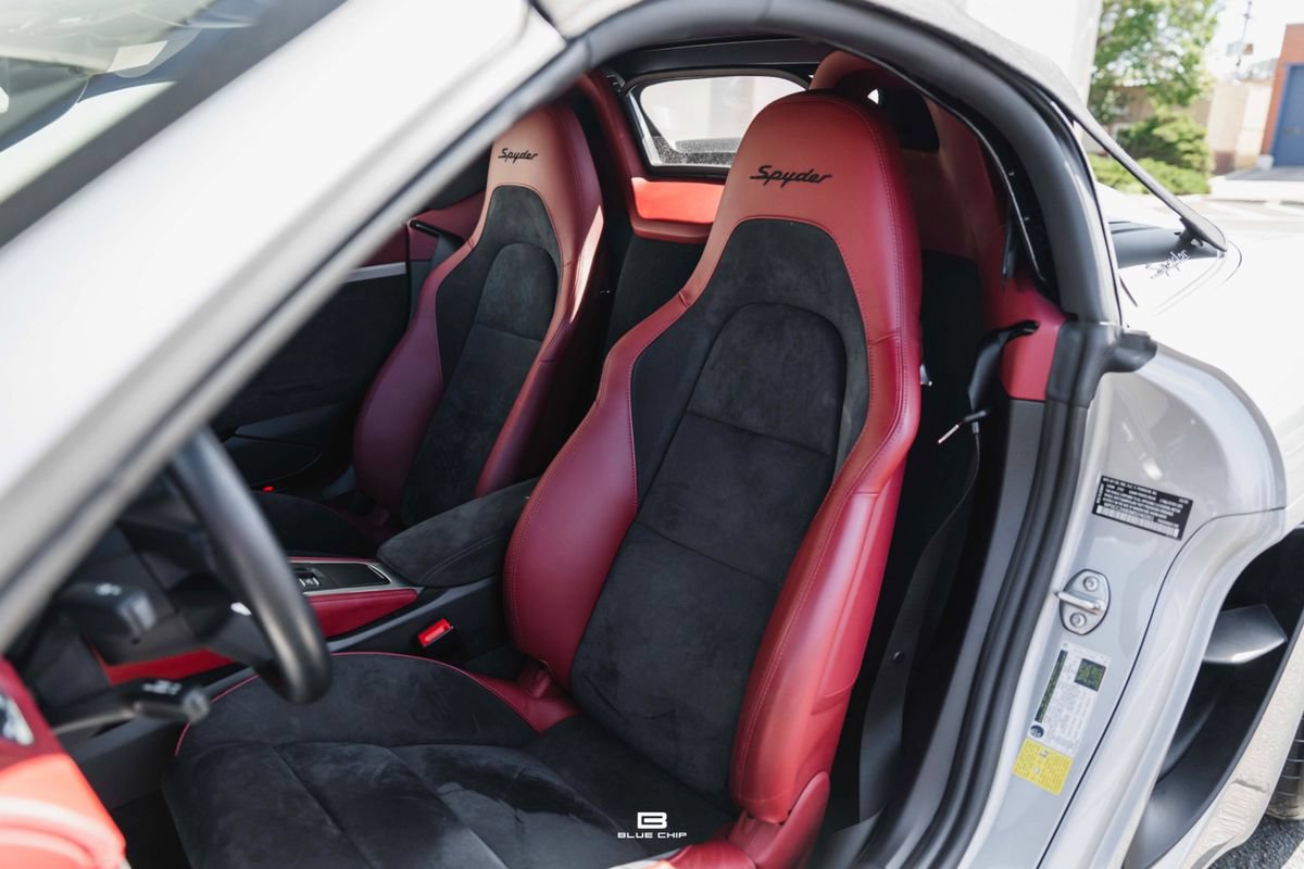 Used 2021 Porsche 718 Boxster Spyder RWD image 37