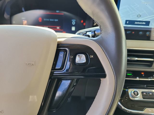 Used 2023 Lincoln Corsair Reserve w/ Jet Appearance Package image 15