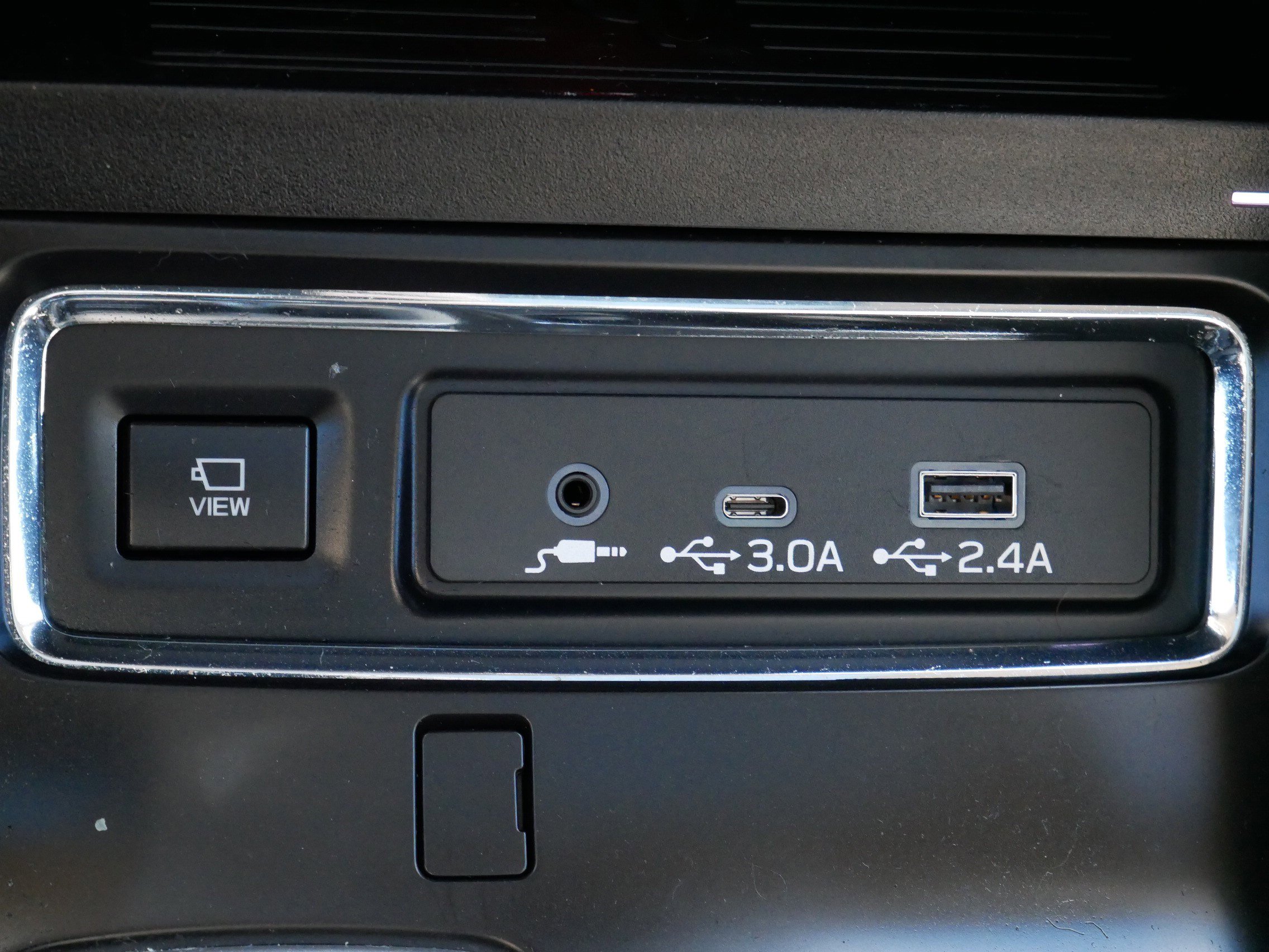 Used 2023 Subaru Ascent Limited w/ Technology Package image 32