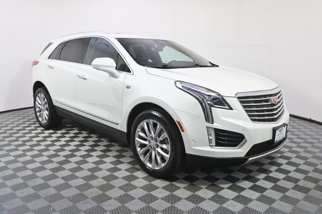 Used 2017 Cadillac XT5 Platinum w/ Driver Assist Package AWD/4WD image 8