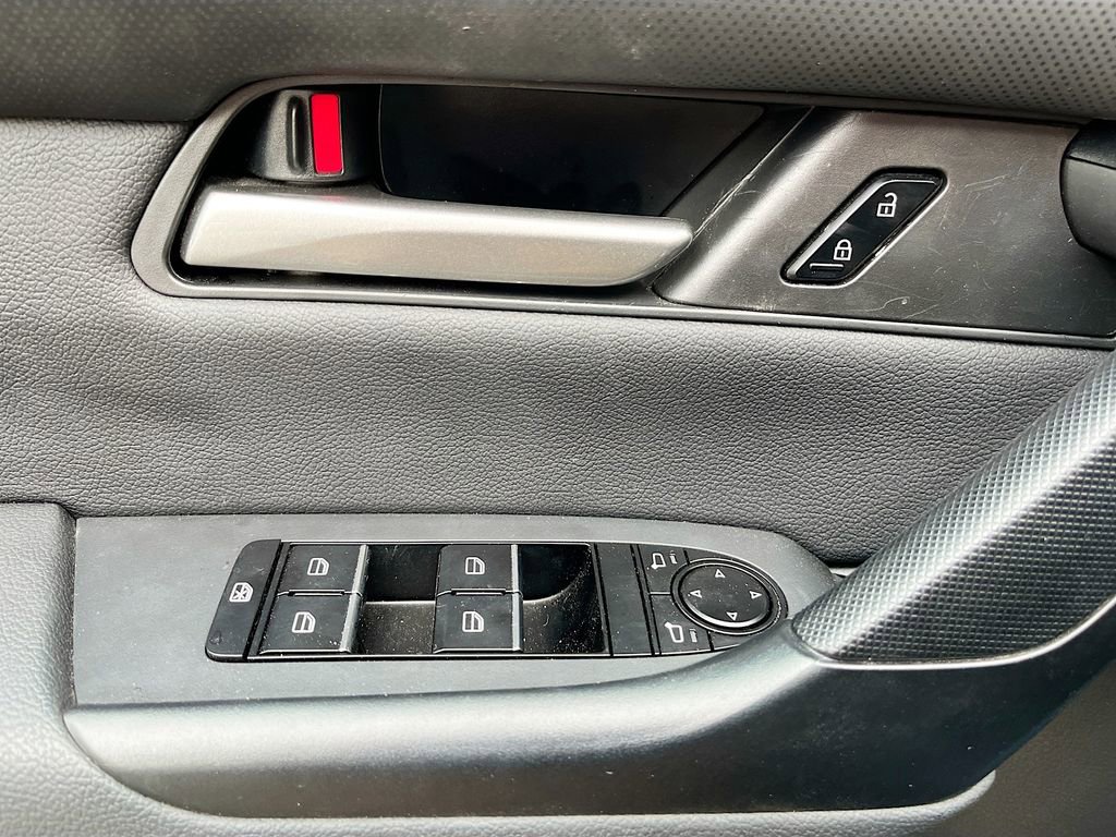 Used 2025 MAZDA CX-50 AWD 2.5 S w/ Weather Package image 17