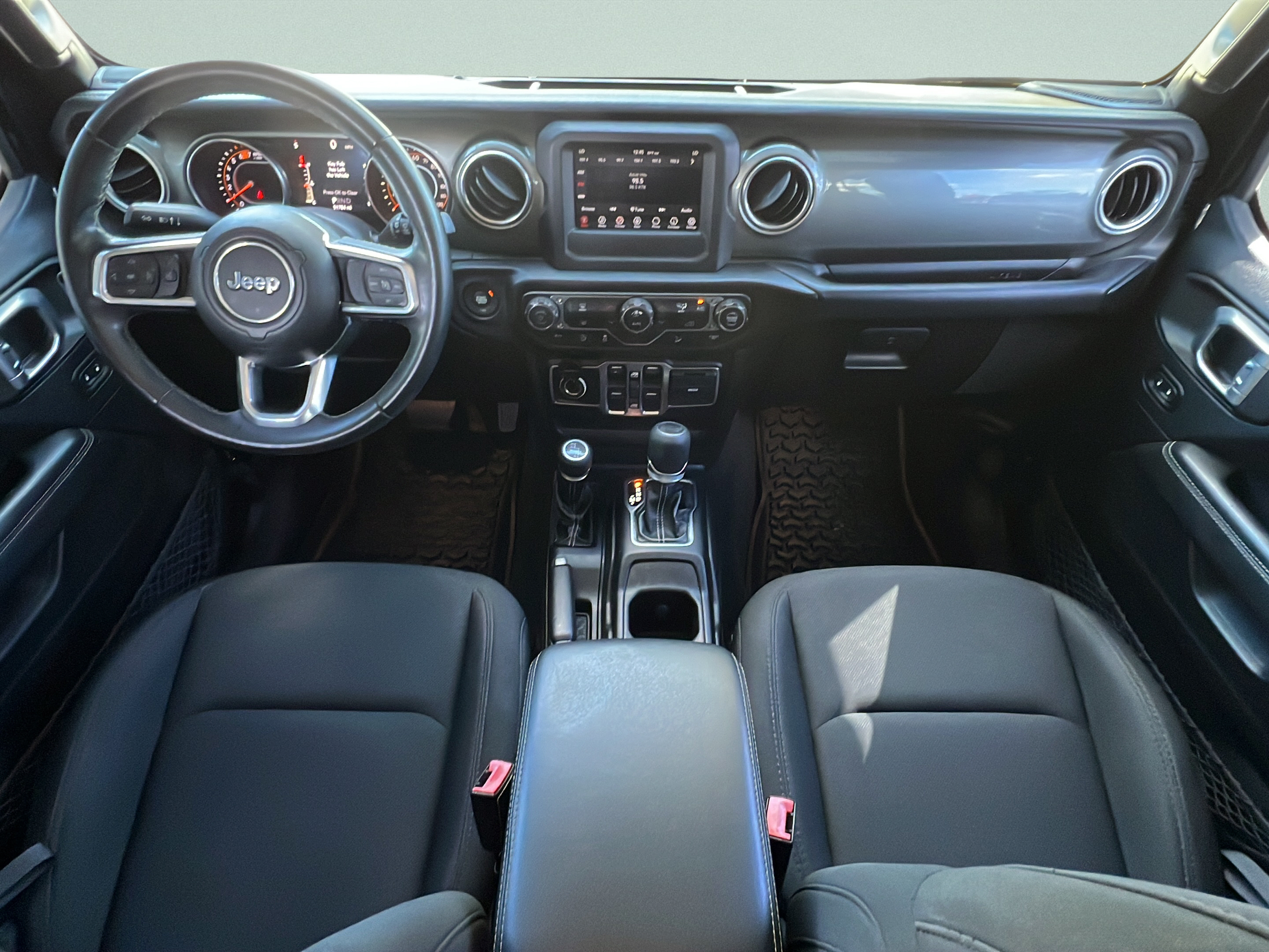 Used 2019 Jeep Wrangler Unlimited Sahara AWD/4WD image 11