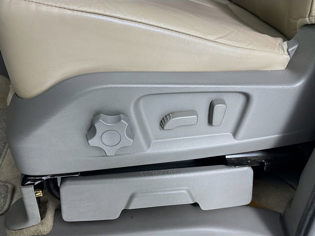 Used 2016 Nissan NV 3500 SL image 17