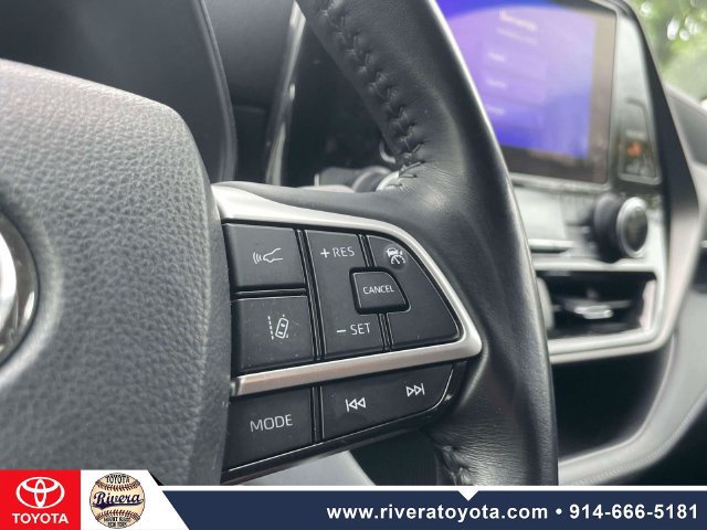 Used 2023 Toyota Highlander LE FWD image 23
