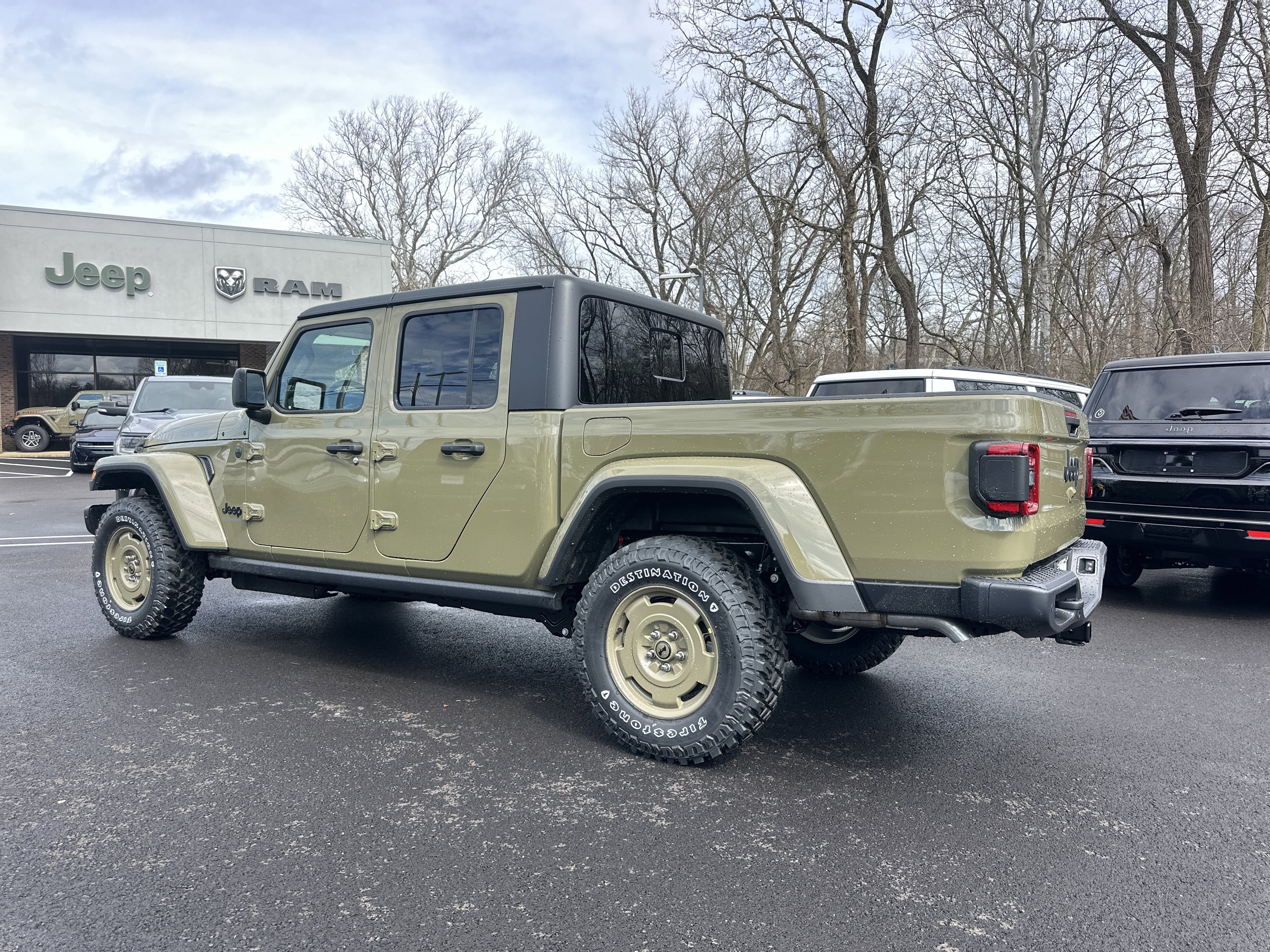 New 2026 Jeep Gladiator Willys AWD/4WD image 24