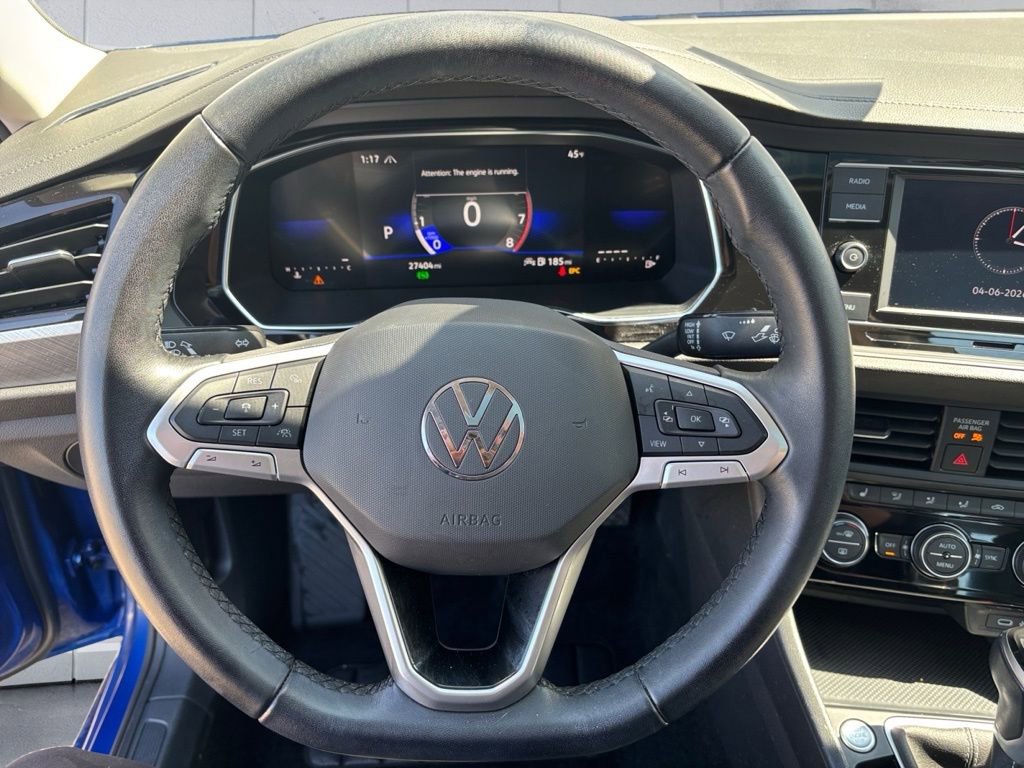 Used 2023 Volkswagen Jetta SE image 12