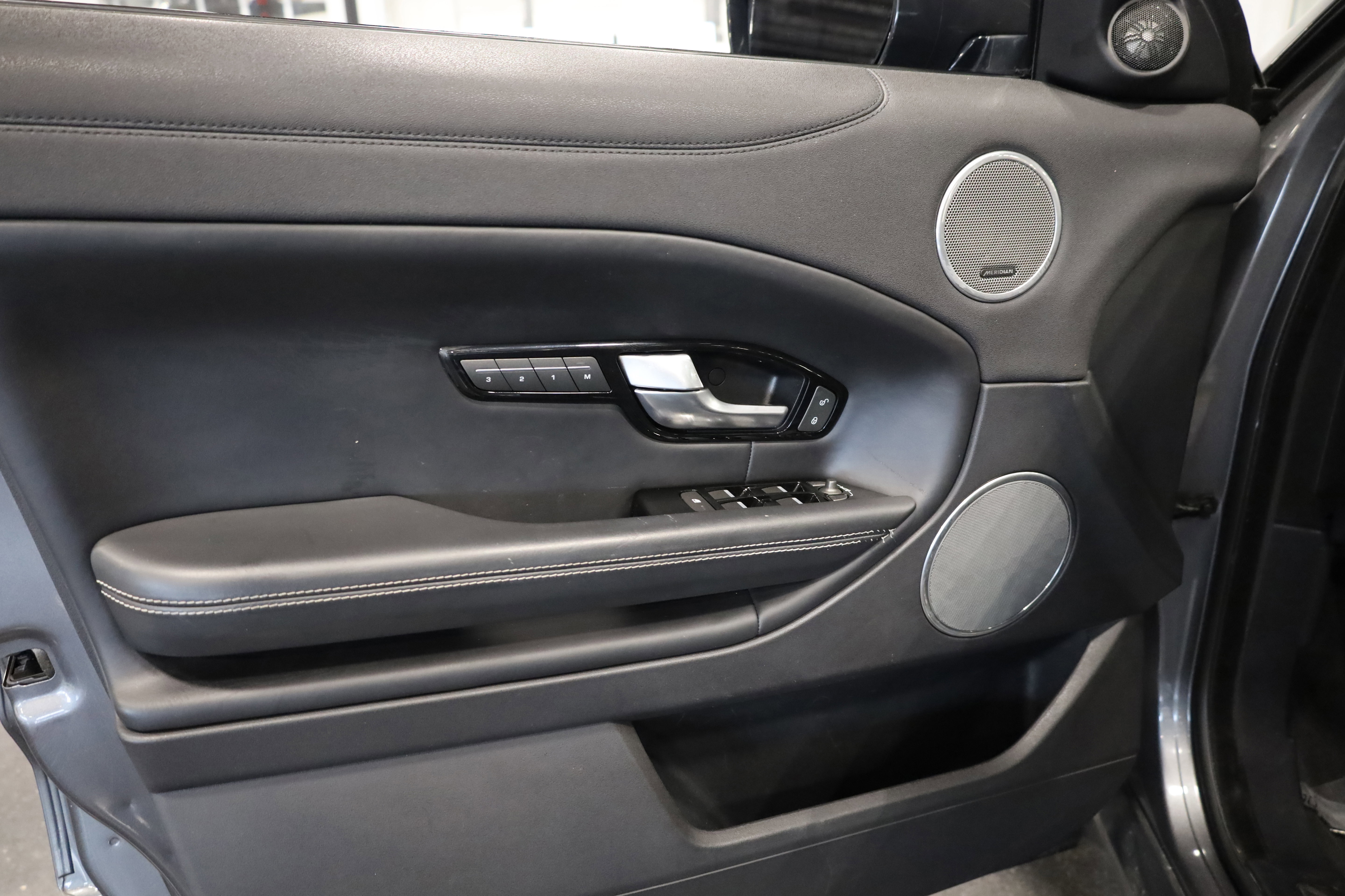 Used 2016 Land Rover Range Rover Evoque HSE image 14