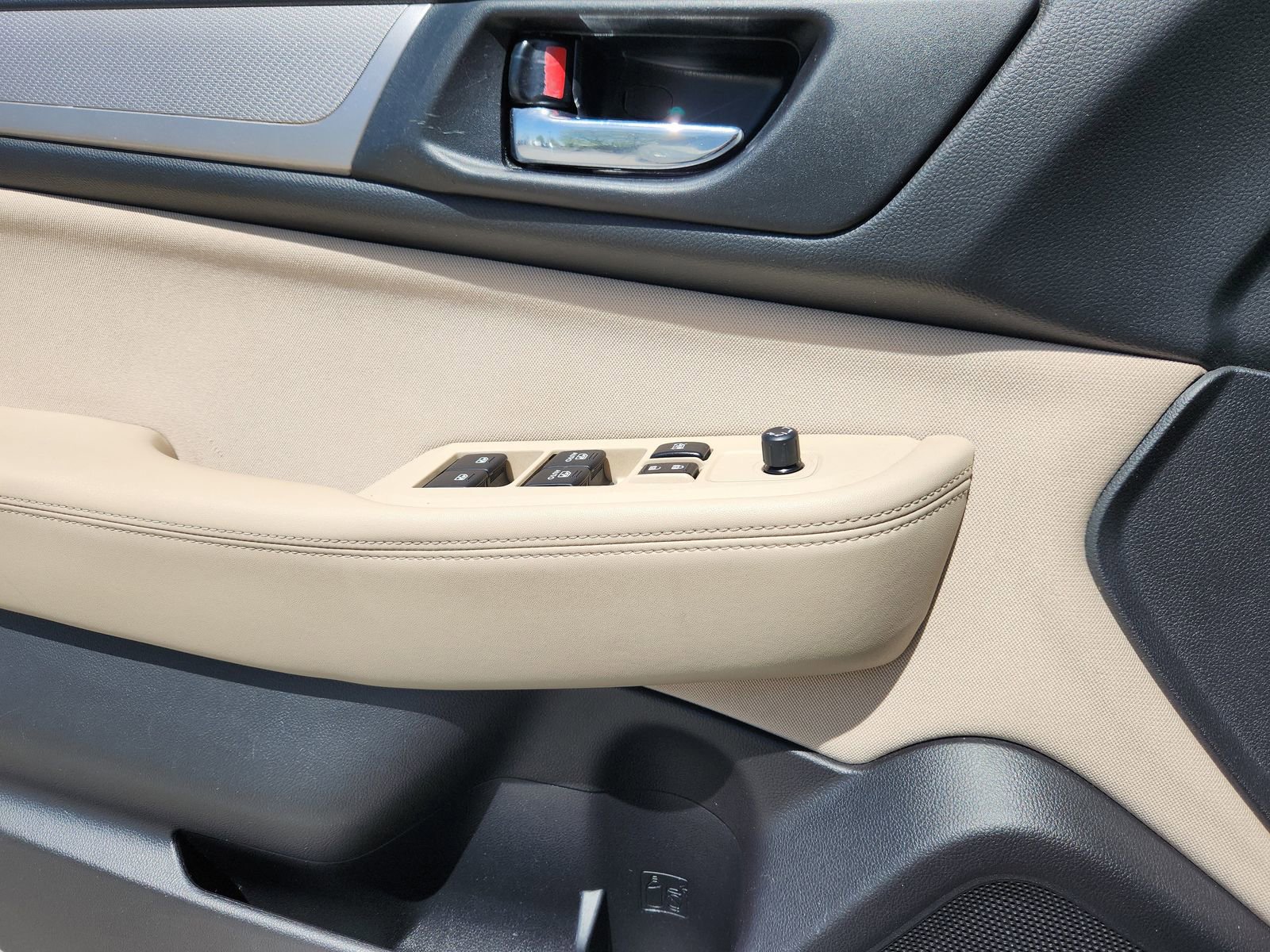 Used 2015 Subaru Outback 2.5i Premium w/ Popular Package #3 AWD/4WD image 9