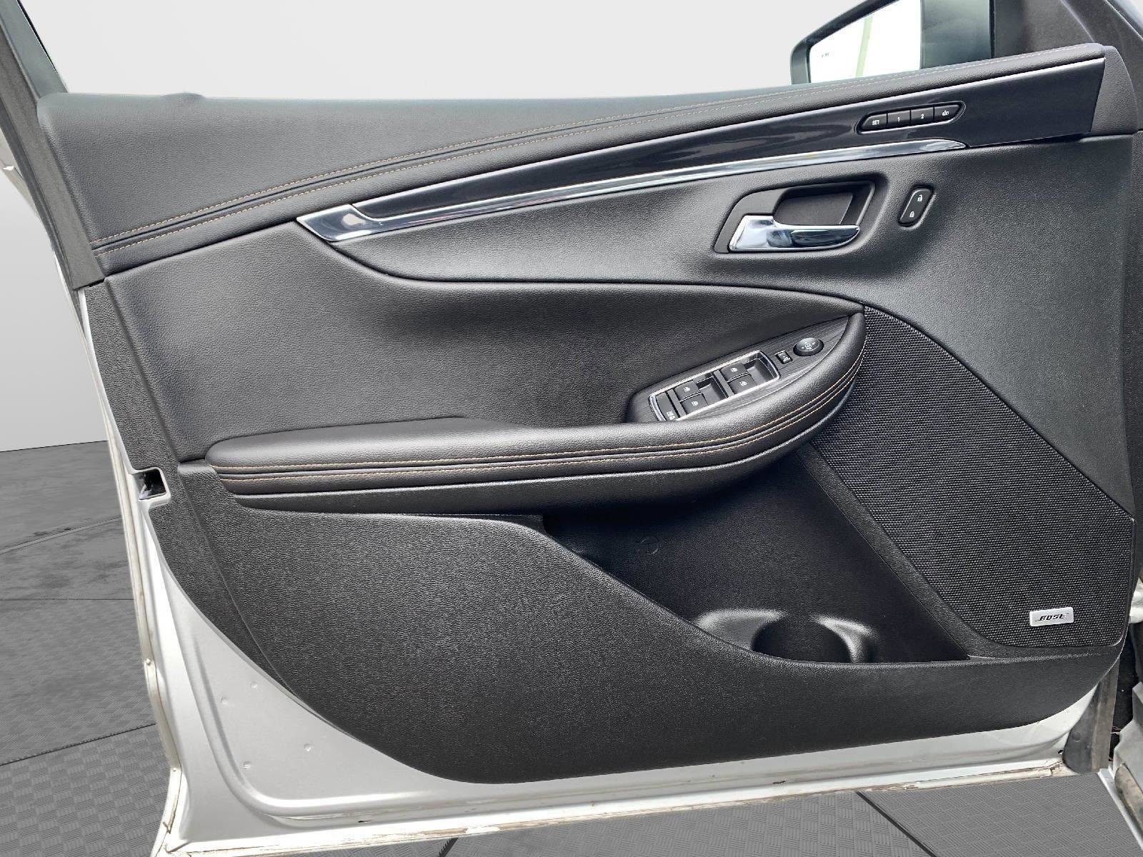 Used 2018 Chevrolet Impala Premier w/ Premier Convenience Package image 9