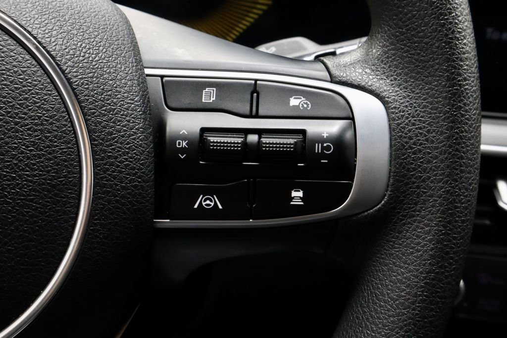 Used 2025 Kia K5 LXS image 28