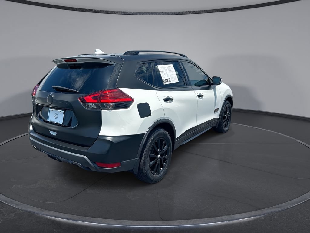 Used 2017 Nissan Rogue SV FWD image 11