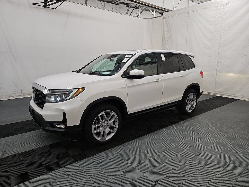 Used 2025 Honda Passport EX-L image 2