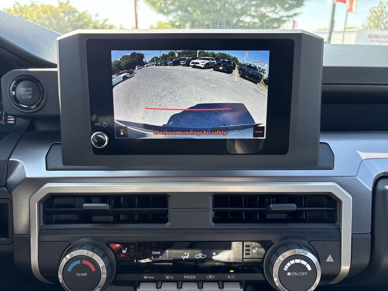 Used 2025 Toyota Tacoma SR5 AWD/4WD image 18