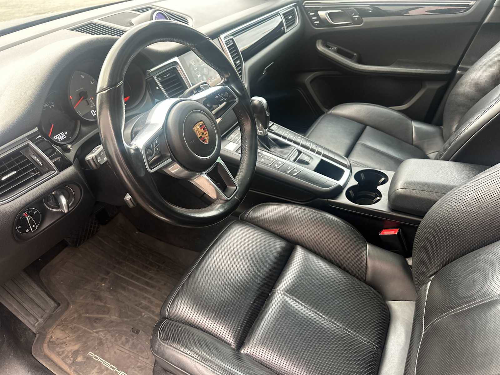 Used 2018 Porsche Macan S image 4