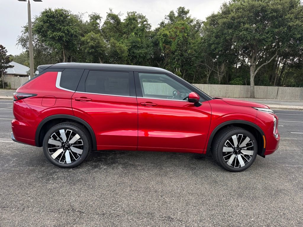 New 2025 Mitsubishi Outlander SEL image 9