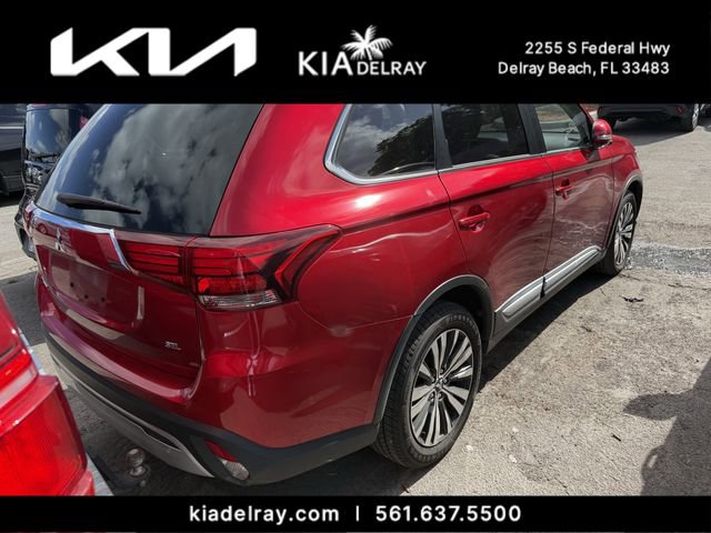 Used 2020 Mitsubishi Outlander FWD image 2