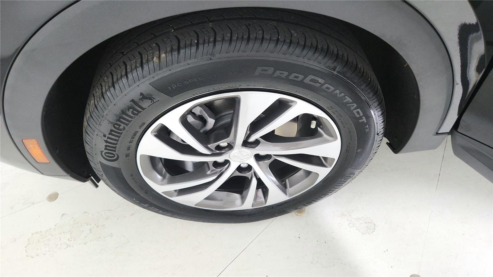 Used 2021 Buick Envision Essence w/ Technology Package I FWD image 30