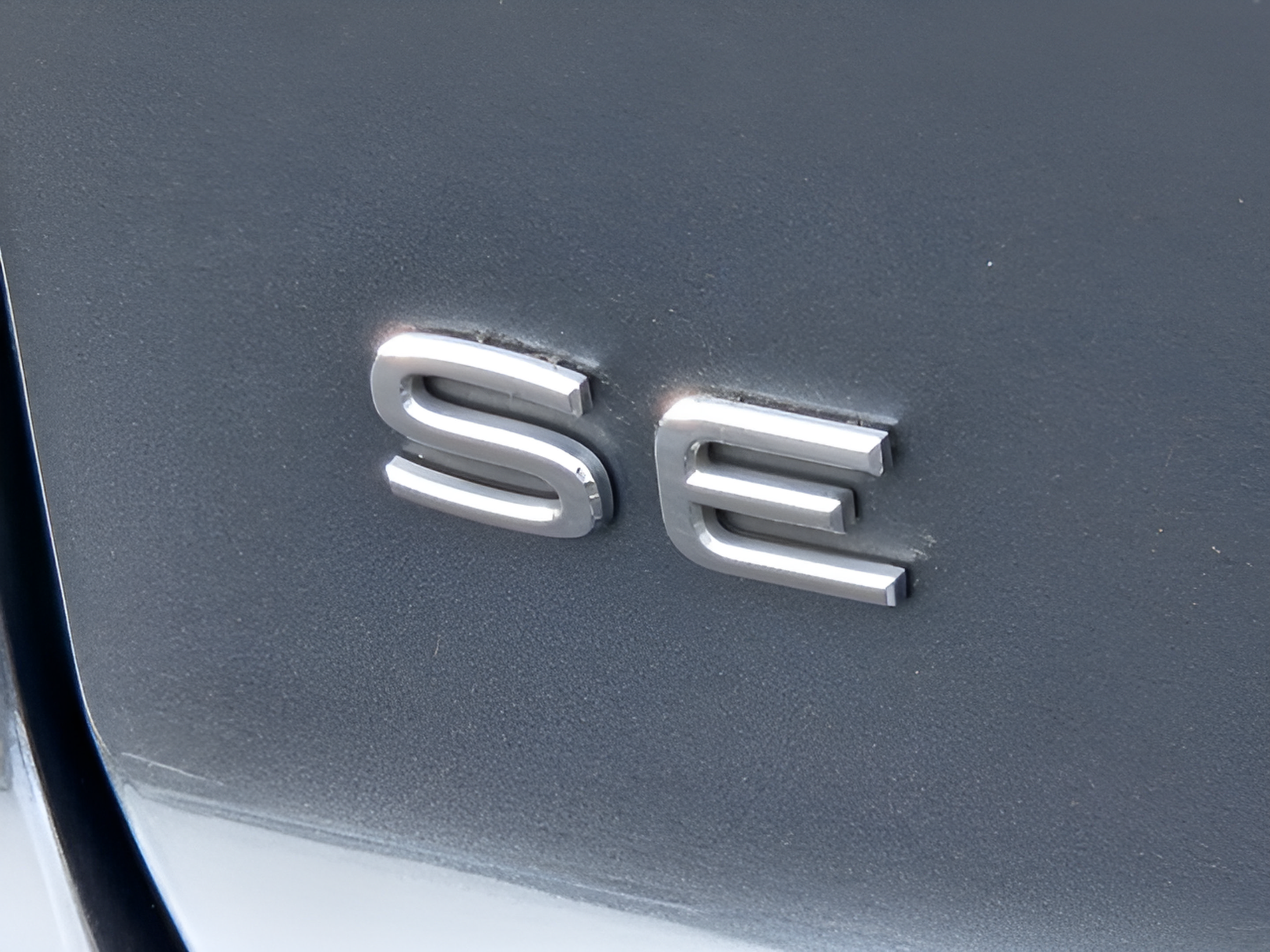 Used 2021 Volkswagen Atlas Cross Sport SE FWD image 36