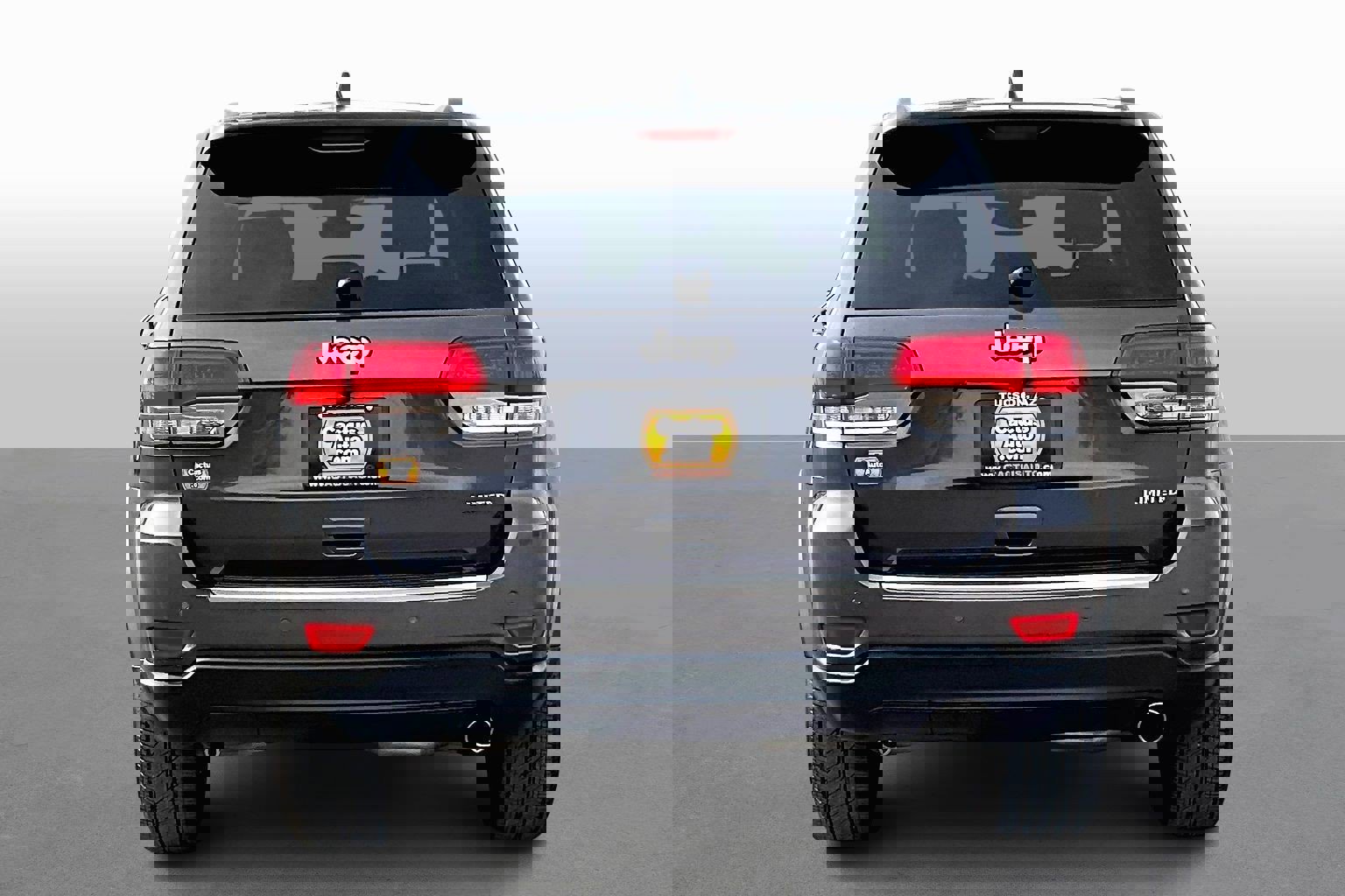 Used 2017 Jeep Grand Cherokee Limited image 4