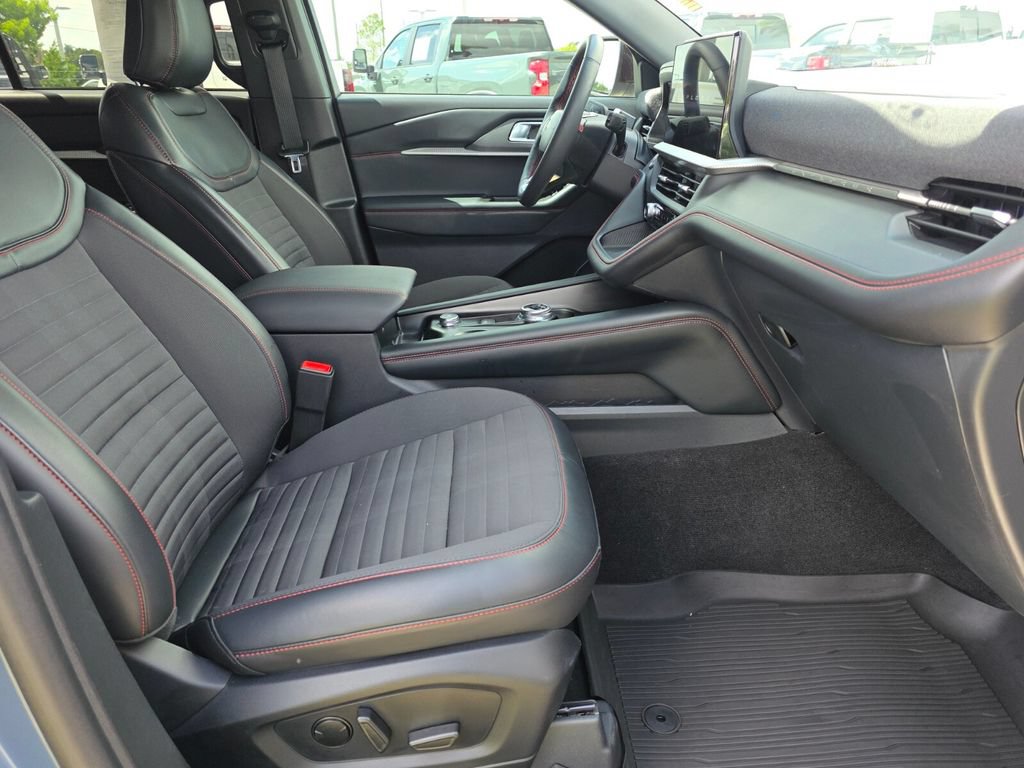 Used 2025 Ford Explorer ST-Line RWD image 15