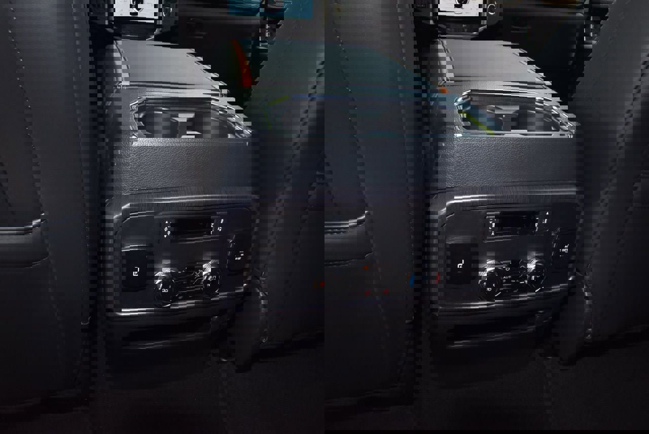 Certified 2024 Ford Expedition Max Platinum image 19