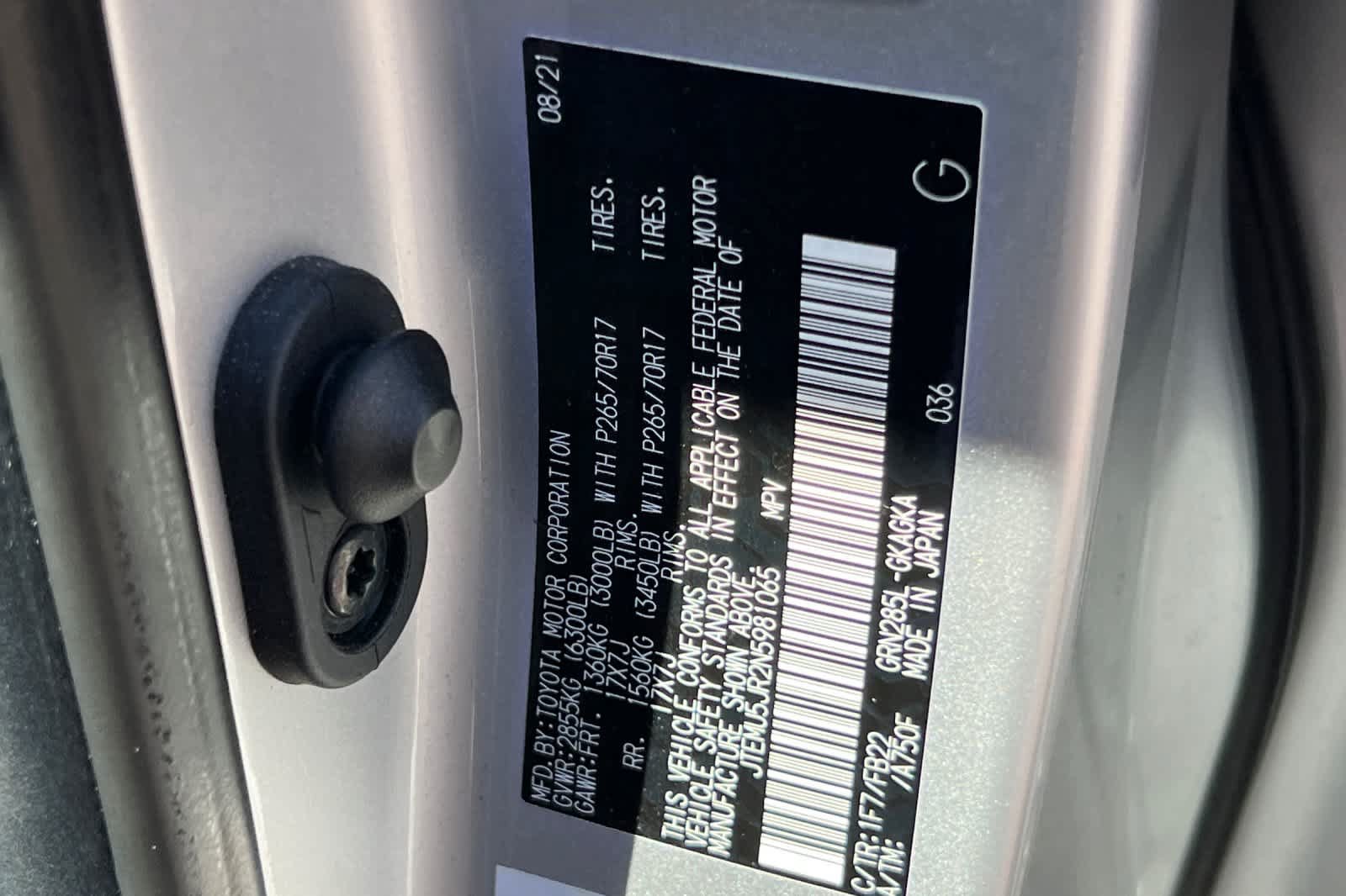 Used 2022 Toyota 4Runner SR5 AWD/4WD image 33