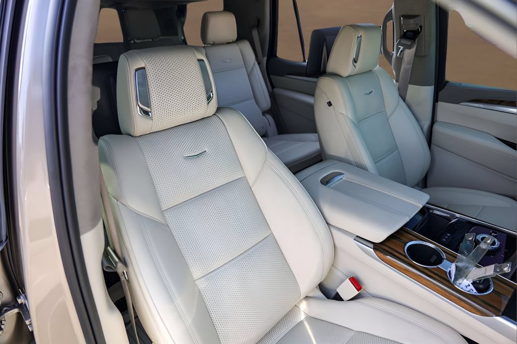 Certified 2025 Cadillac Escalade Sport Platinum AWD/4WD image 32