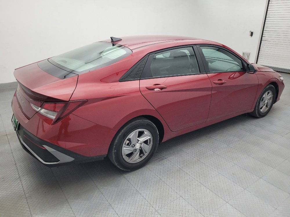 Used 2025 Hyundai Elantra SE FWD image 10