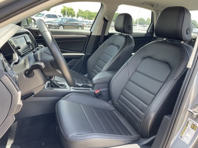 Used 2024 Volkswagen Jetta SE FWD image 24