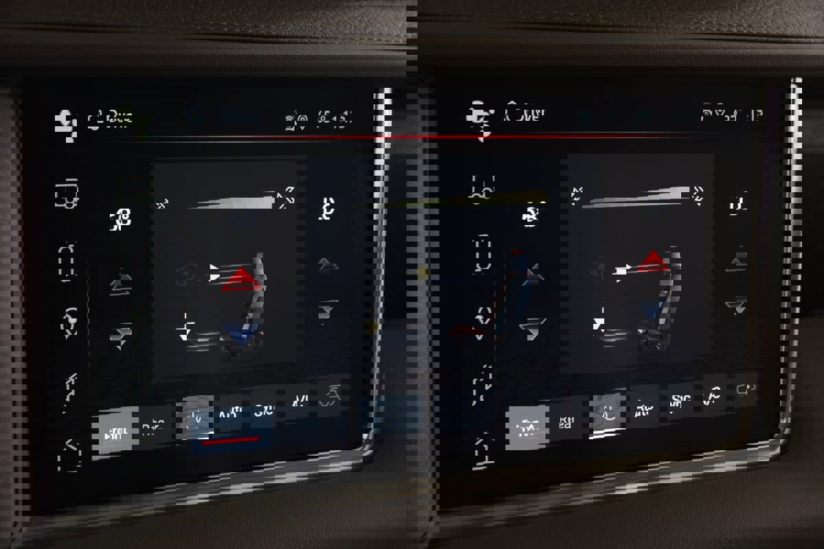 Used 2024 GMC Yukon Denali w/ Denali Reserve Package image 33