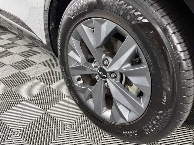 Used 2025 Kia Sportage SX image 15