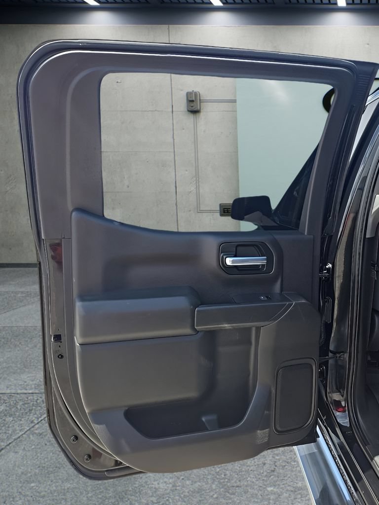 Used 2021 Chevrolet Silverado 1500 LT RWD image 14