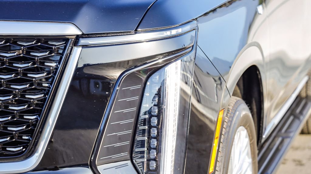 Used 2025 Cadillac Escalade Premium Luxury image 5