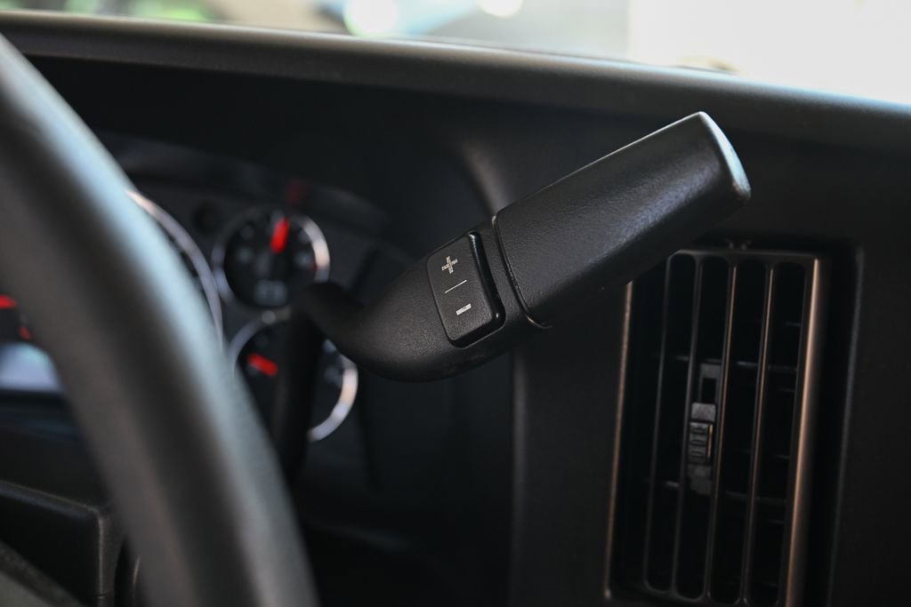Used 2021 Chevrolet Express 2500 RWD image 22