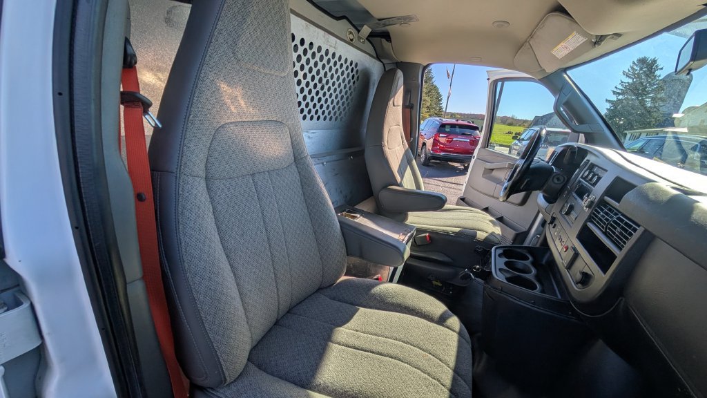 Used 2021 Chevrolet Express 2500 w/ Driver Convenience Package RWD image 14