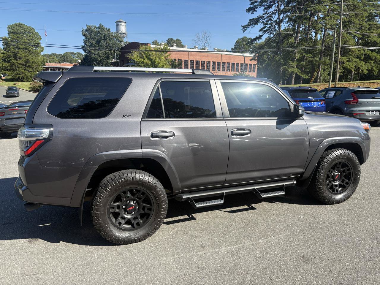 Used 2023 Toyota 4Runner SR5 Premium w/ Moonroof Package RWD image 6