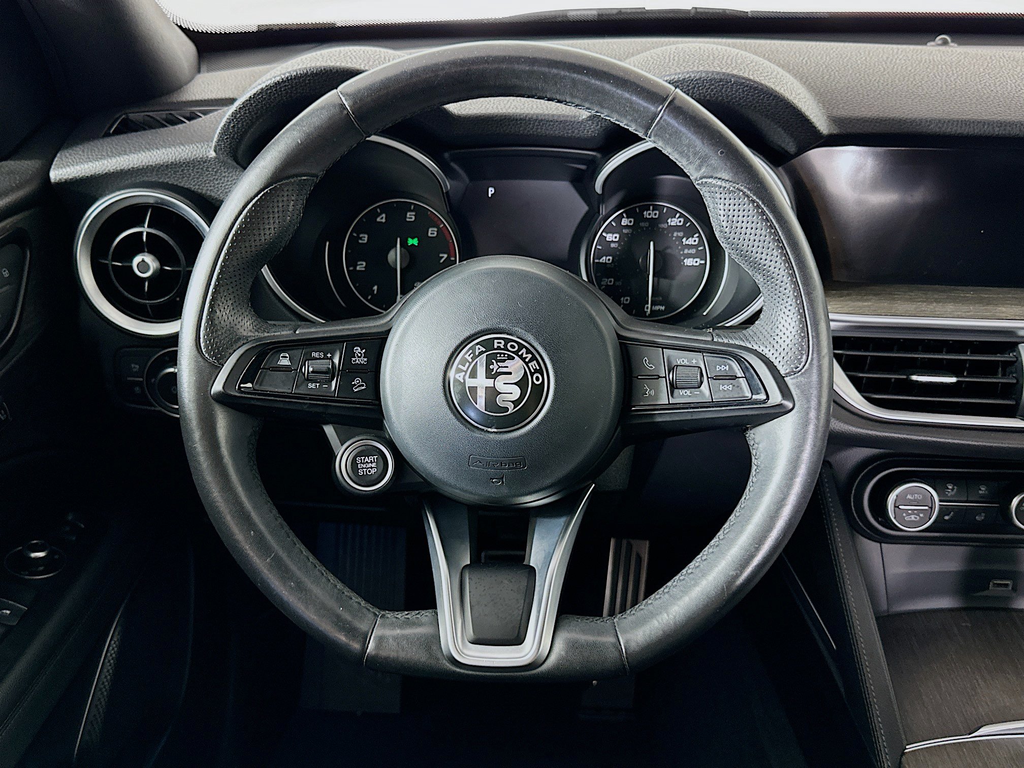 Used 2023 Alfa Romeo Stelvio Ti AWD/4WD image 18