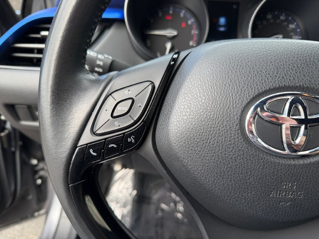 Used 2021 Toyota C-HR XLE FWD image 15