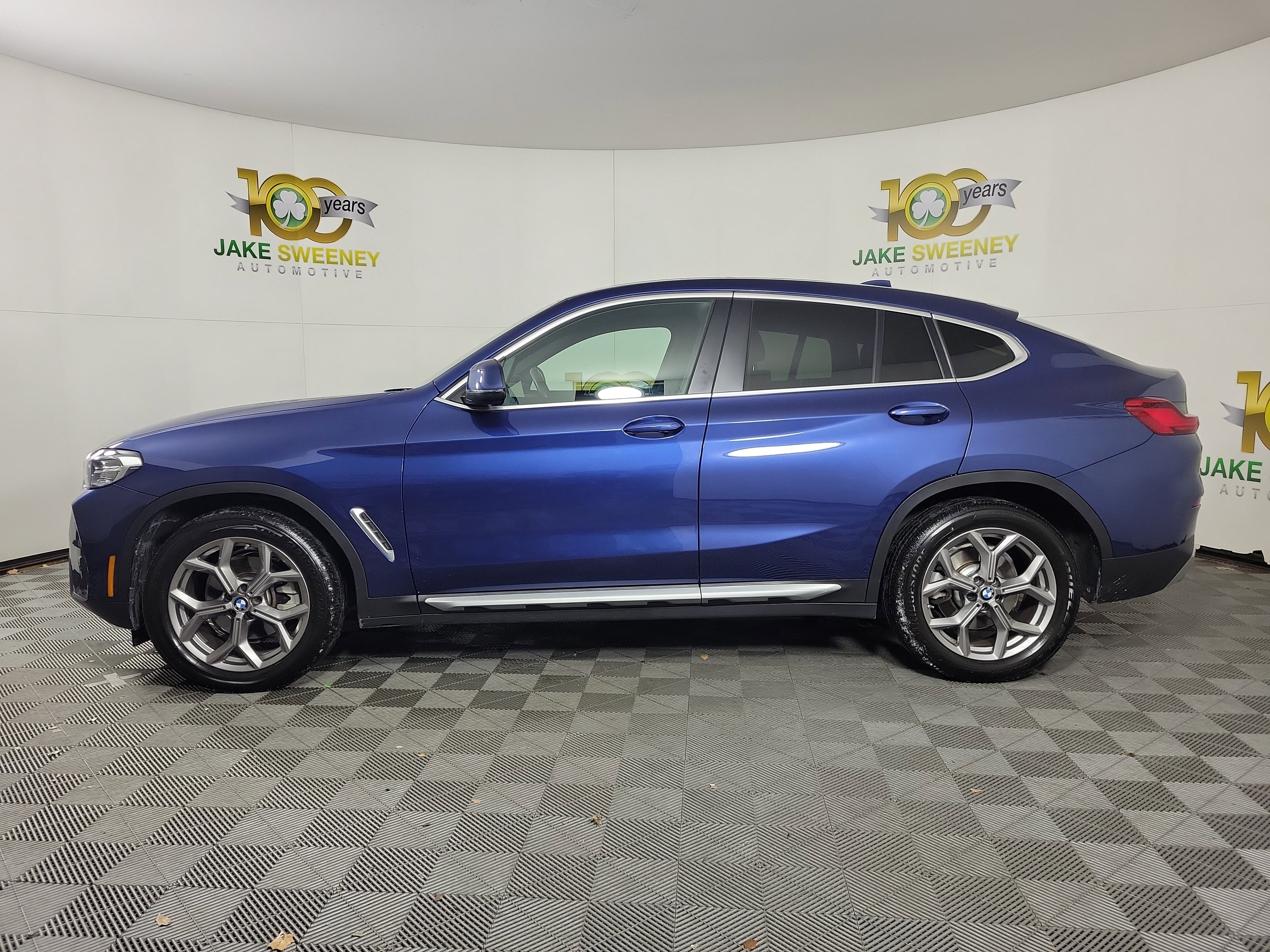 Certified 2023 BMW X4 xDrive30i w/ Premium Package image 4
