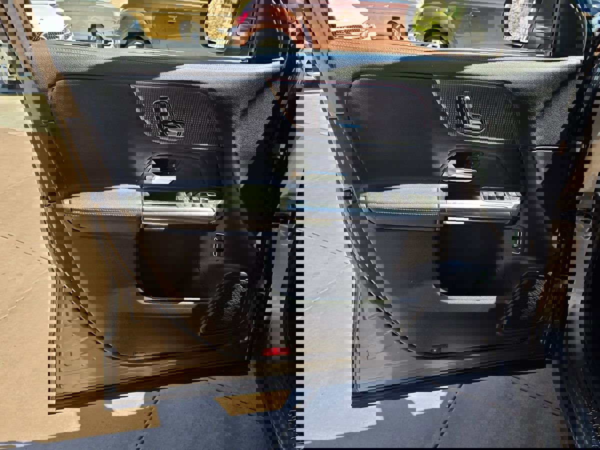 Used 2021 Mercedes-Benz GLA 250 w/ Premium Package image 27