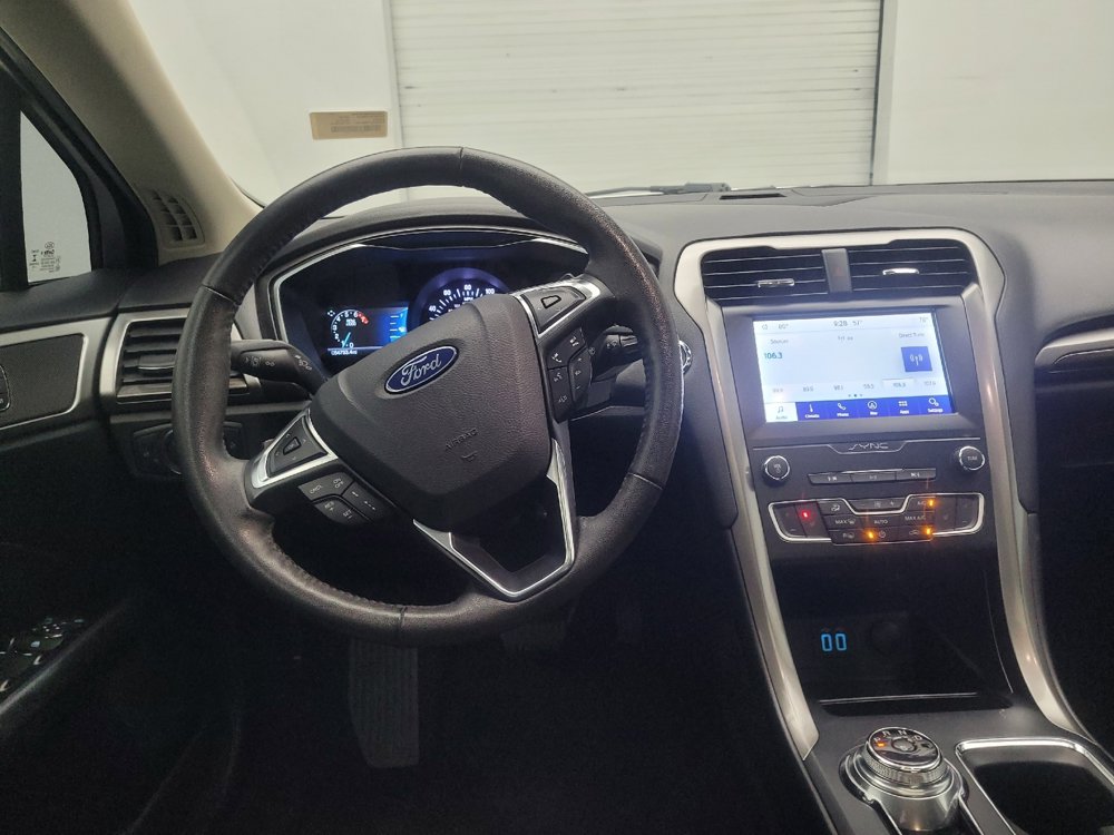 Used 2019 Ford Fusion SEL FWD image 22