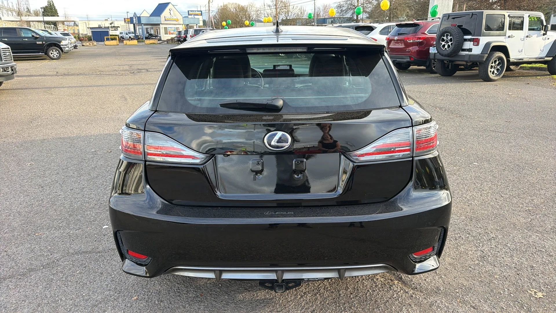 Used 2016 Lexus CT 200h Premium w/ Navigation Package image 4