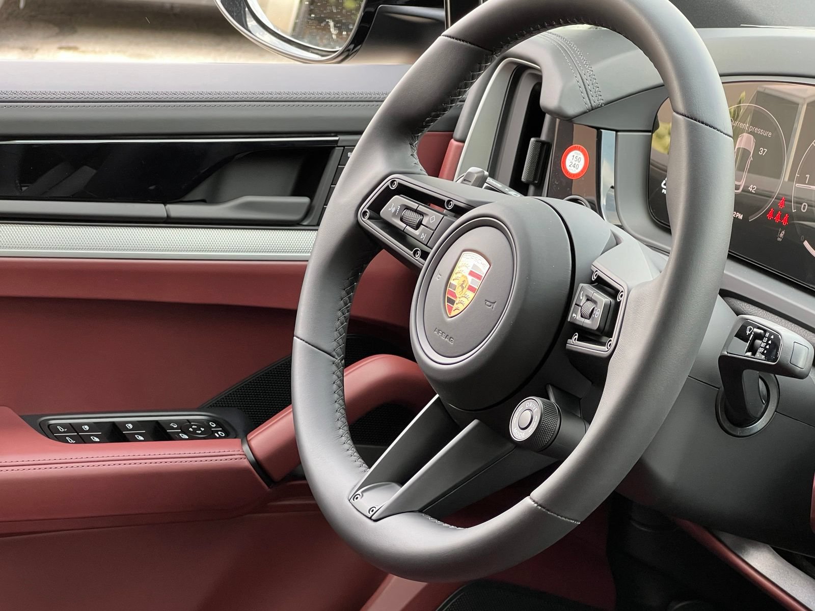 New 2026 Porsche Cayenne Coupe AWD/4WD image 36