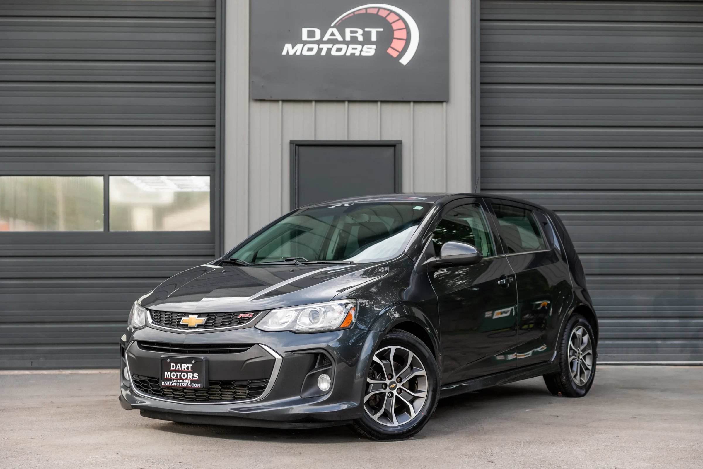 Used 2017 Chevrolet Sonic LT w/ Fun and Sun Package FWD image 3
