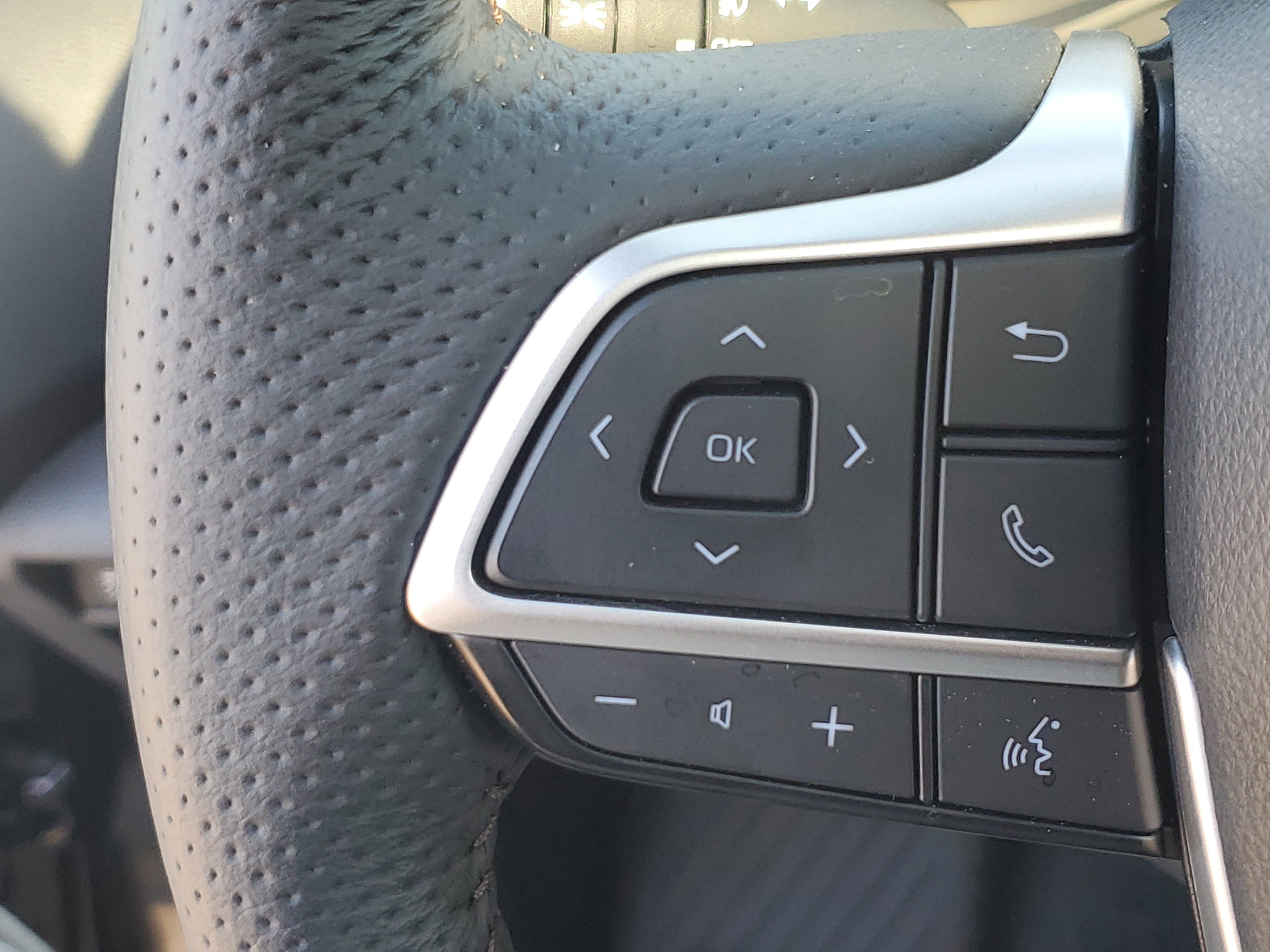 Used 2025 Toyota Sienna Limited image 23