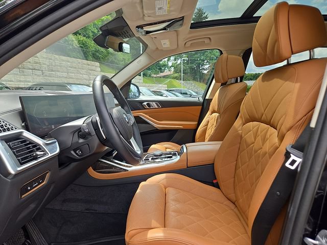 Certified 2024 BMW X7 xDrive40i w/ Premium Package AWD/4WD image 16