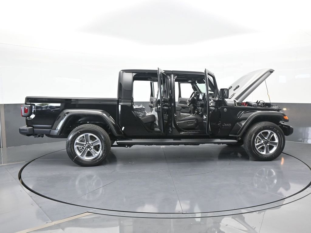 Used 2024 Jeep Gladiator Sport w/ Premium Package image 69