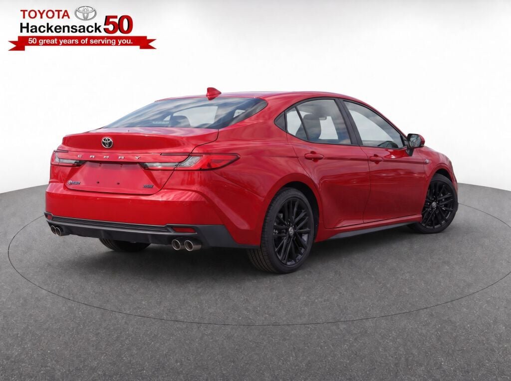 Used 2026 Toyota Camry SE FWD image 4