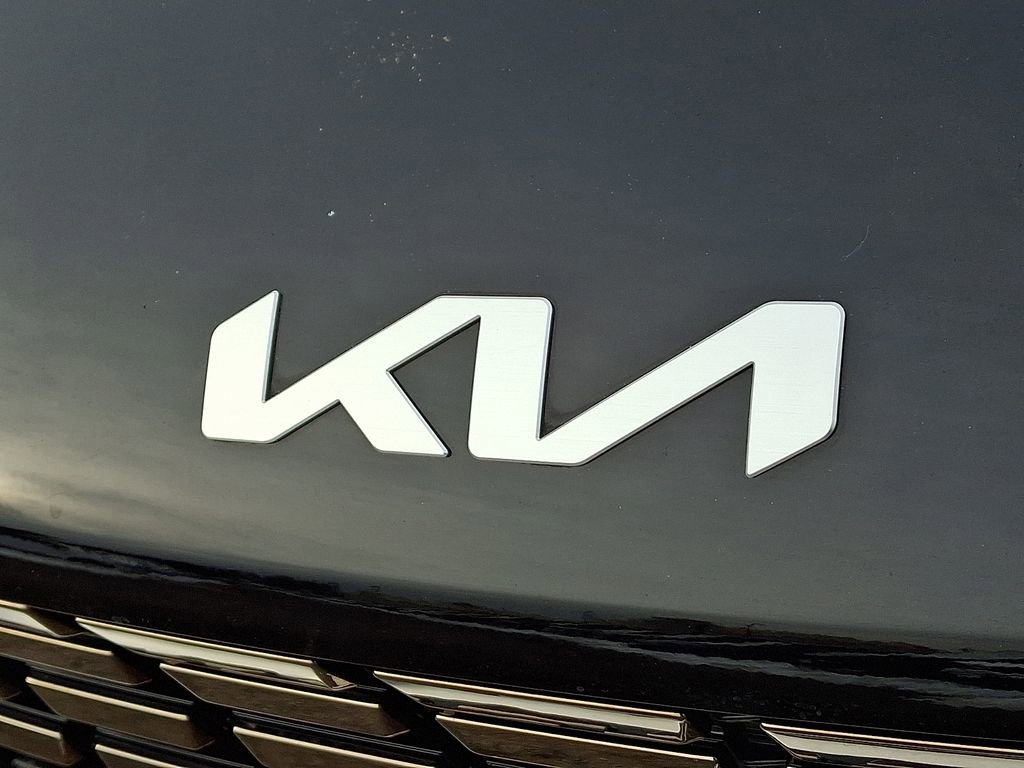 Certified 2023 Kia Carnival SX image 29